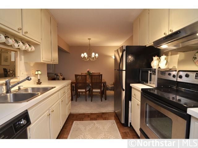 4350 Brookside Ct #305, Edina, MN 55436