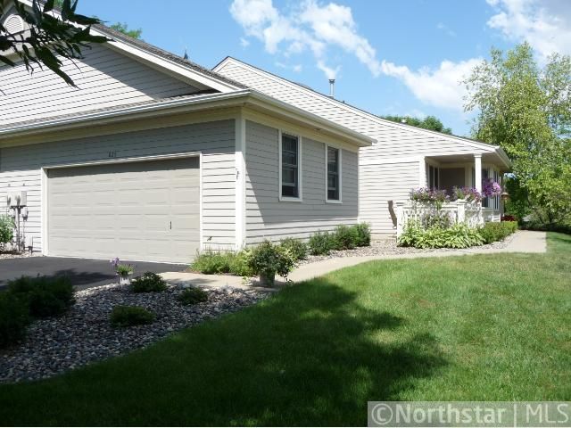 825 Ivy Ln, Eagan, MN 55123