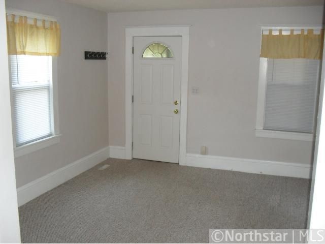 898 26th Ave SE, Minneapolis, MN 55414