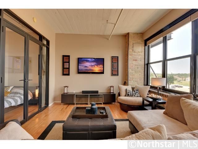 290 Market St #409, Minneapolis, MN 55405