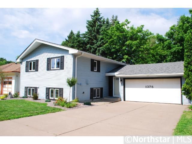 1375 Hazelwood St, Saint Paul, MN 55106