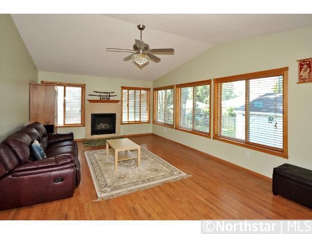 300 Adams Ave, Eden Prairie, MN 55343