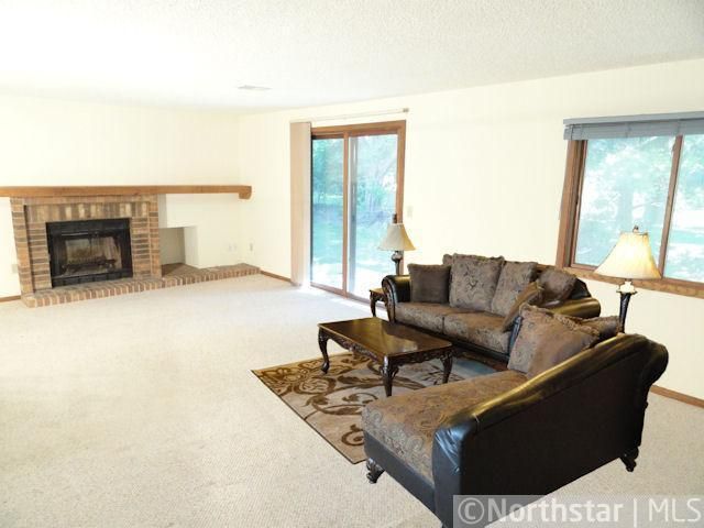 3152 B Farnum Dr, Eagan, MN 55121