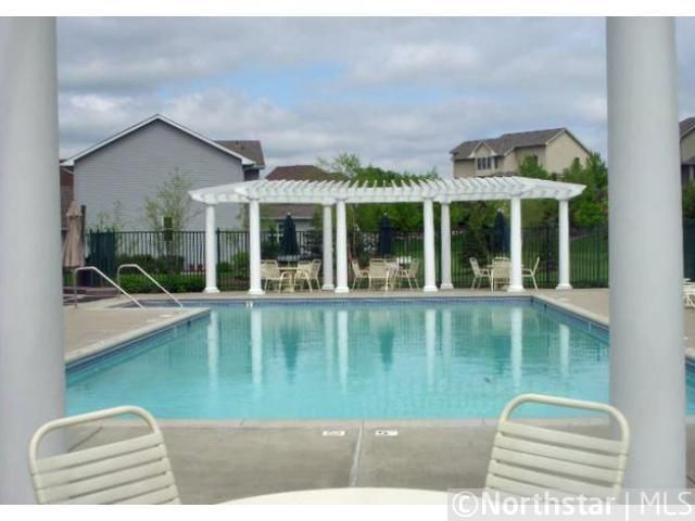 1925 Topaz Dr, Chanhassen, MN 55317