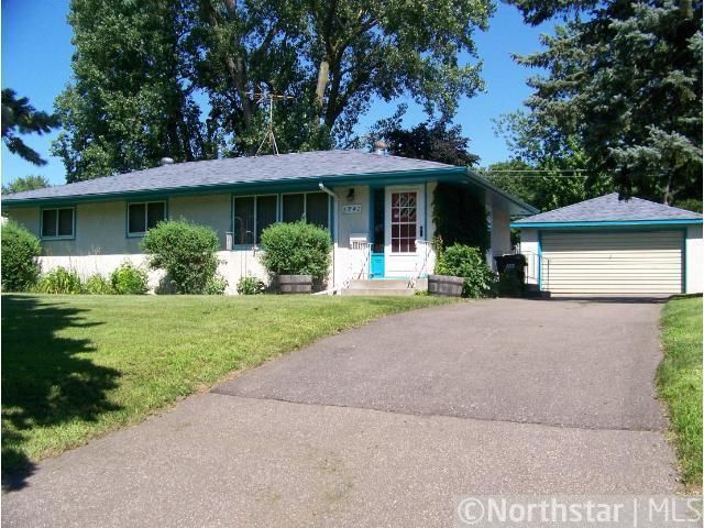 5941 5th St NE, Fridley, MN 55432