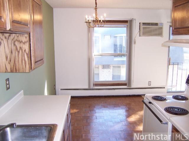 815 11th Ave S #6, Hopkins, MN 55343