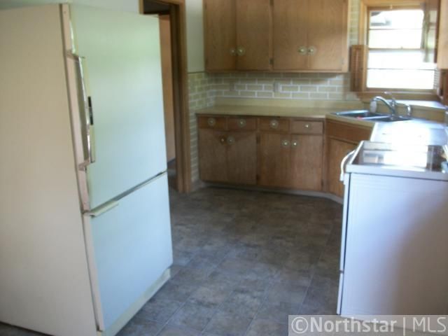 405 Lovell Ave, Roseville, MN 55113