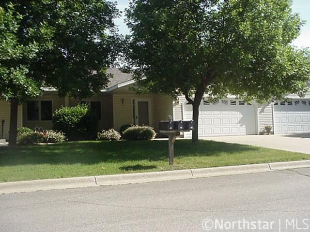 70 E Ottawa St, Le Center, MN 56057