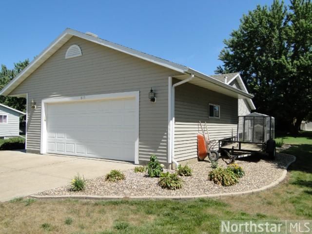815 Valley View Rd, Lake City, MN 55041