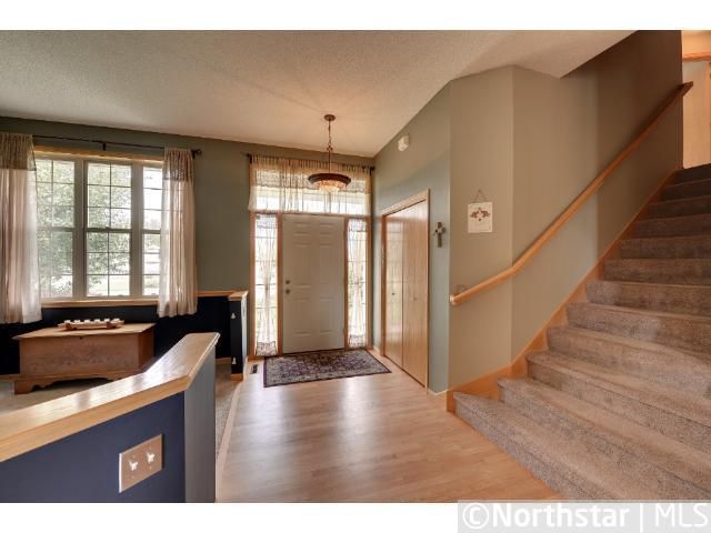 2124 Greenway Ave, Shakopee, MN 55379