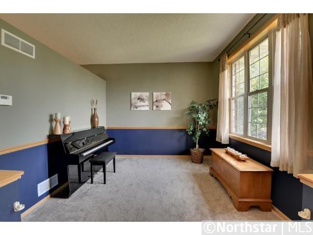 2124 Greenway Ave, Shakopee, MN 55379