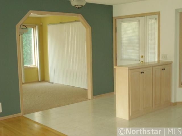9517 Nesbitt Ave S, Bloomington, MN 55437