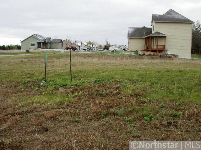 711 Brookview Ln SE, Isanti, MN 55040
