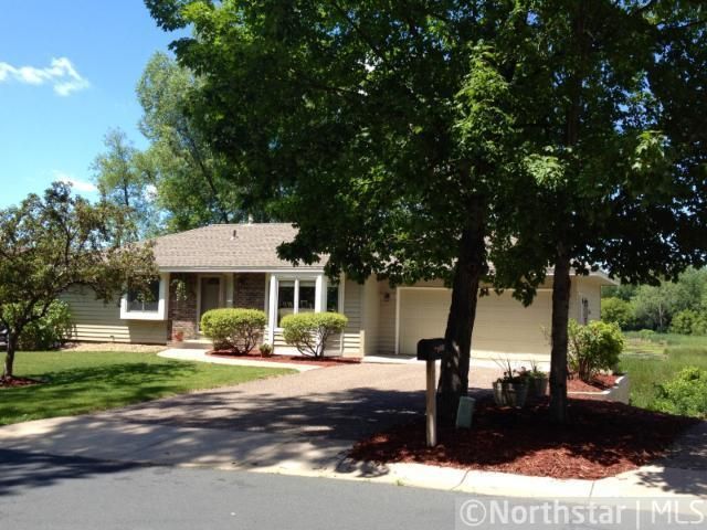 2855 Halstead Ln, Mound, MN 55364