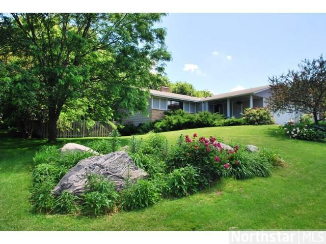 13101 Grand Ave, Burnsville, MN 55337
