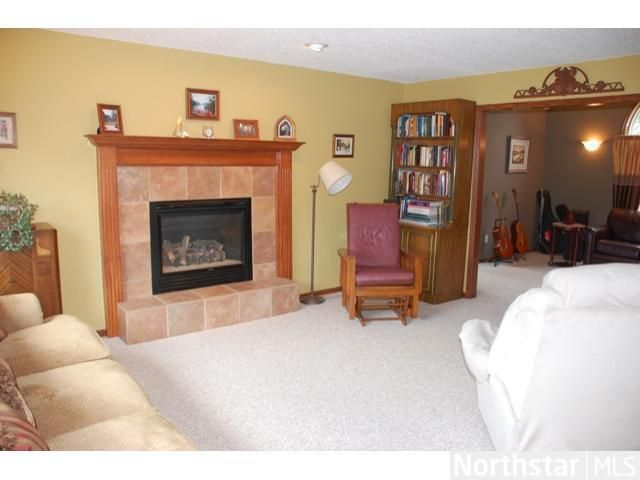 9201 Chapman Ct, Inver Grove Heights, MN 55076