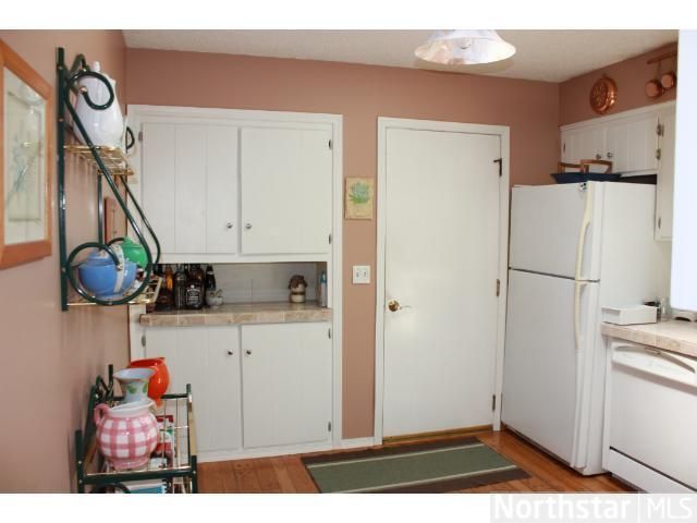 1696 Lamplight Dr, Woodbury, MN 55125