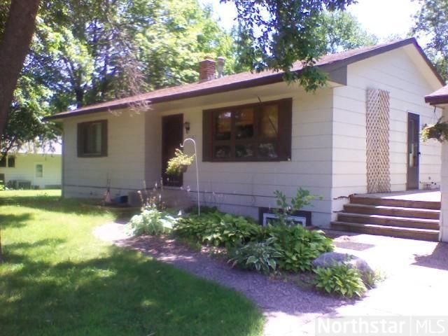 13147 N 2nd Ave, Lindstrom, MN 55045