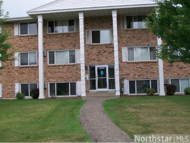 2710 Rosalyn Ct #204, New Hope, MN 55427