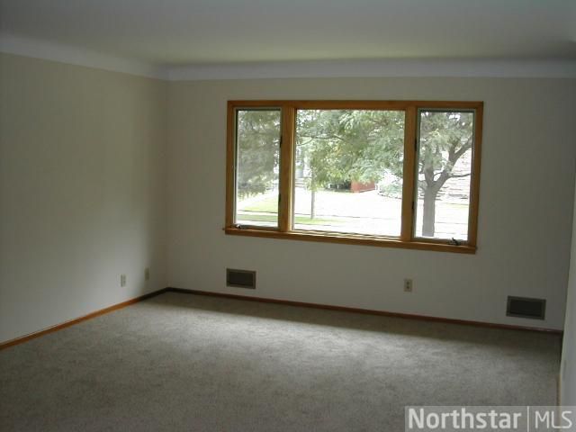 931 Scheffer Ave, Saint Paul, MN 55102