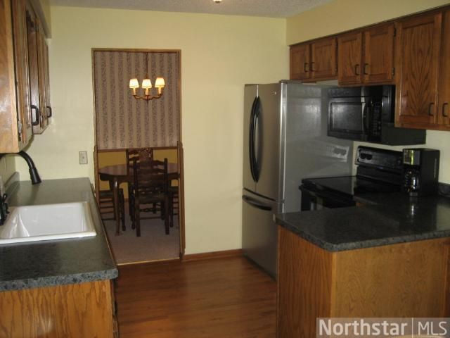 1899 Fox Ridge Dr, West Saint Paul, MN 55118