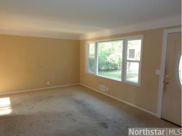 5715 Knox Ave N, Brooklyn Center, MN 55430