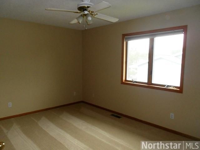 7535 19th St N, Oakdale, MN 55128