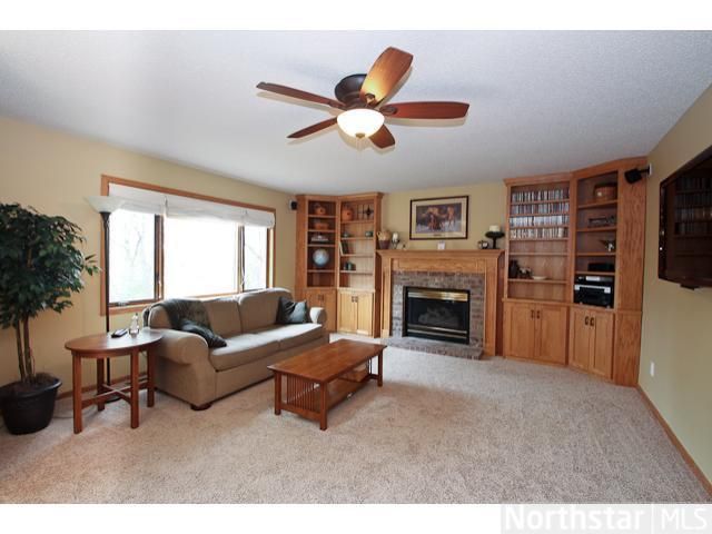8044 Jocelyn Ave S, Cottage Grove, MN 55016