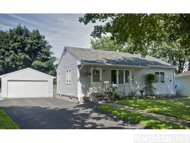 1975 Memory Ln, North Saint Paul, MN 55109