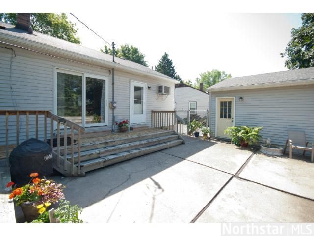 1975 Memory Ln, North Saint Paul, MN 55109