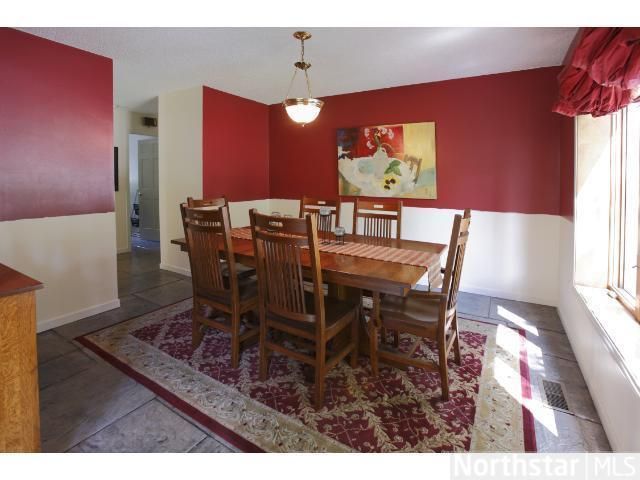 2705 Evergreen Cir, White Bear Lake, MN 55110