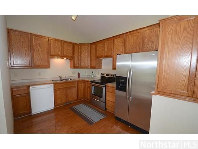 1159 Honeysuckle Ln SE, Cambridge, MN 55008