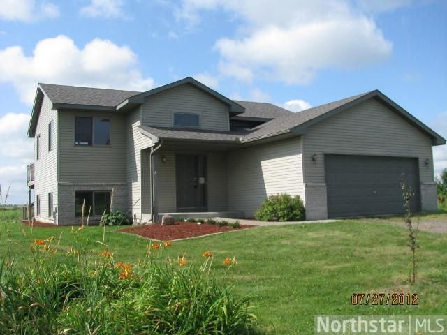 14367 180th St, Milaca, MN 56353
