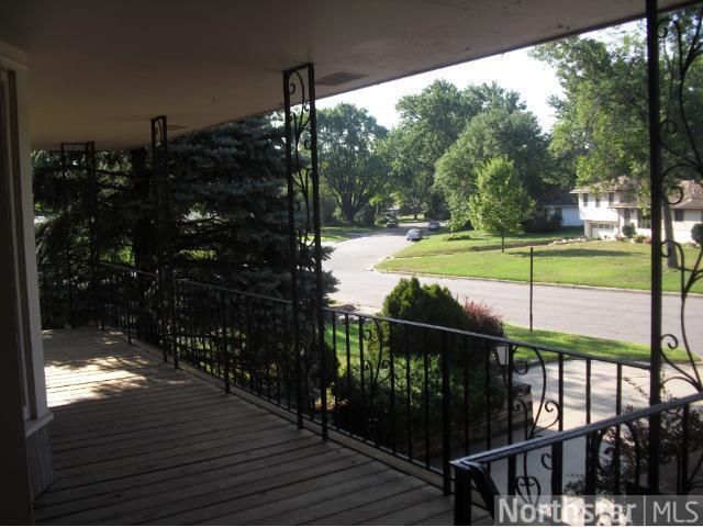 2810 Washburn Pl, Bloomington, MN 55431