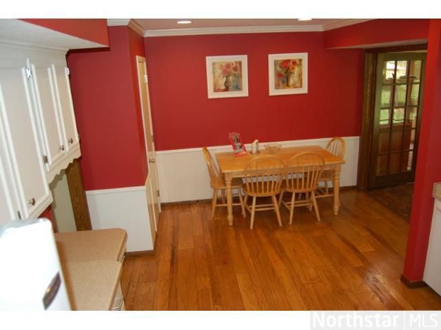 10717 Brunswick Cir, Bloomington, MN 55438