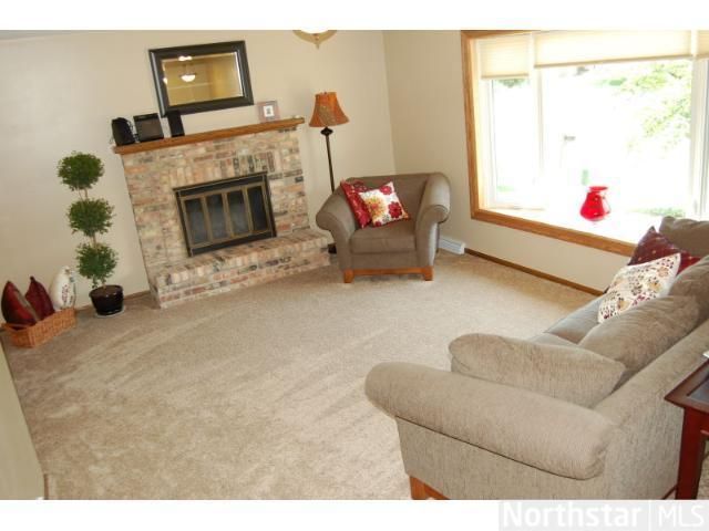 10717 Brunswick Cir, Bloomington, MN 55438