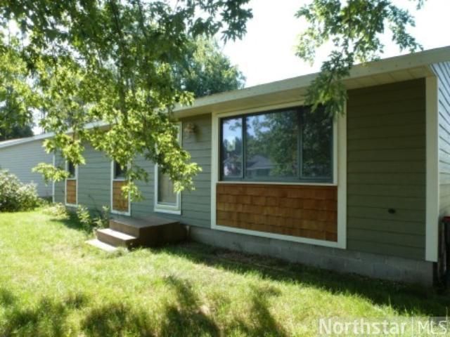 108 Hedman Ln, Monticello, MN 55362