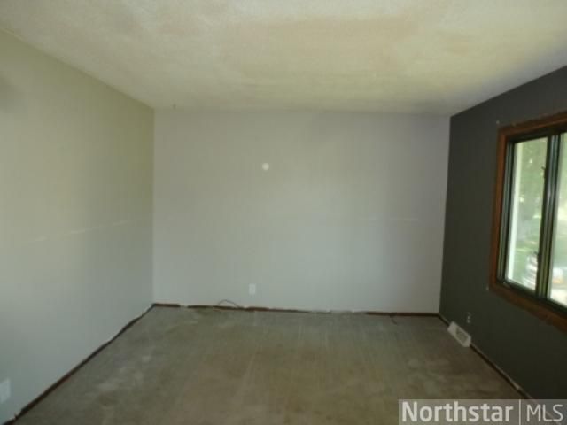 108 Hedman Ln, Monticello, MN 55362