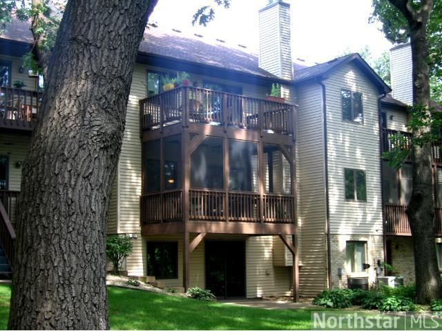 2584 Moundsview Dr #10, Mounds View, MN 55112
