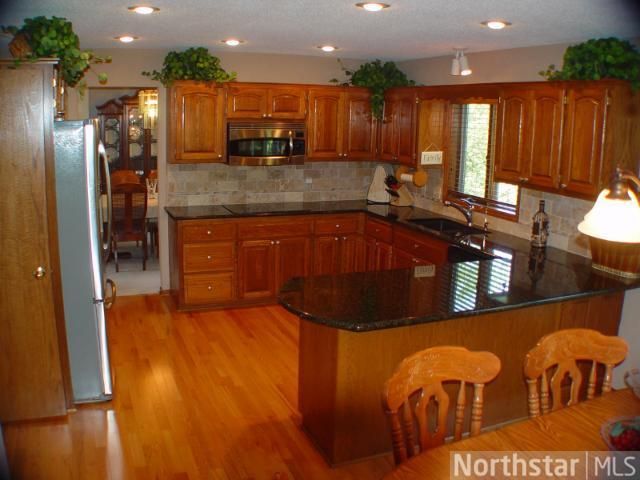 1800 Commonwealth Dr, Burnsville, MN 55337