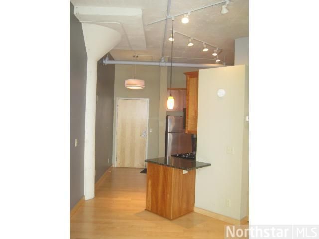 1901 E Hennepin Ave #407, Minneapolis, MN 55413