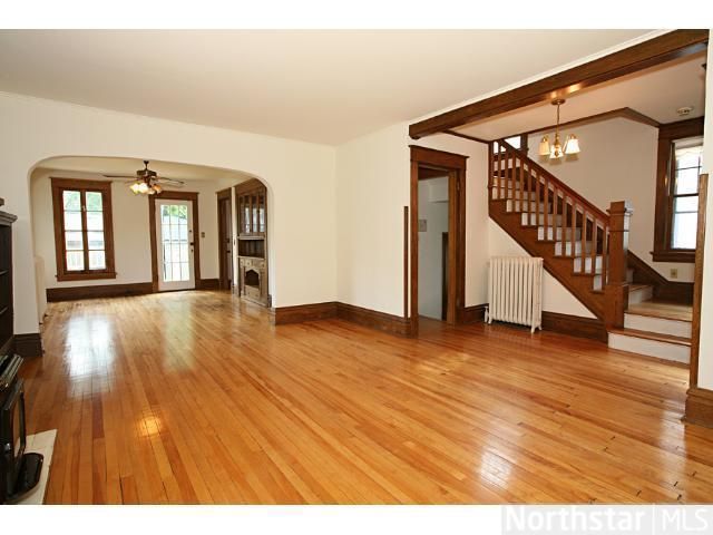 910 Linwood Ave, Saint Paul, MN 55105
