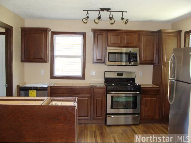 8450 12th Ave S, Bloomington, MN 55425