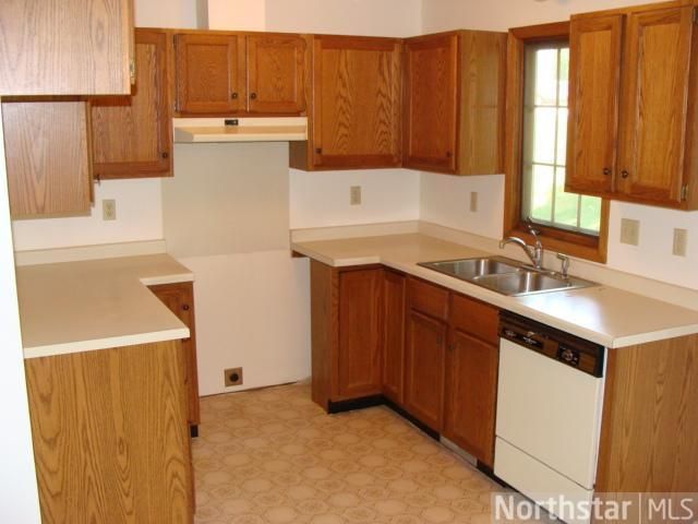 6 Somerset Dr, Waconia, MN 55387