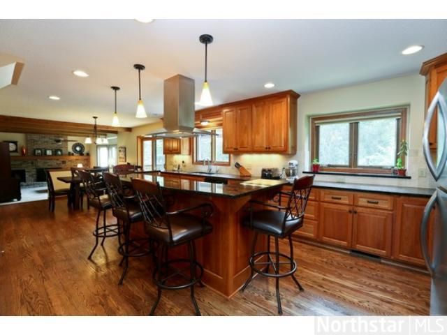 4616 Parkcliff Dr, Eagan, MN 55123