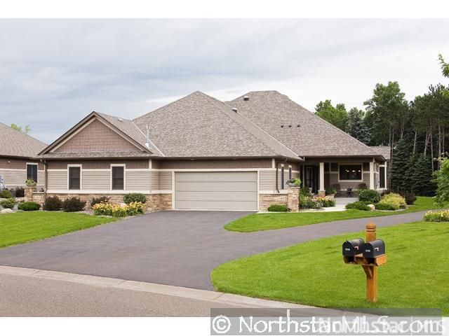 1261 Holly Ave N, Oakdale, MN 55128
