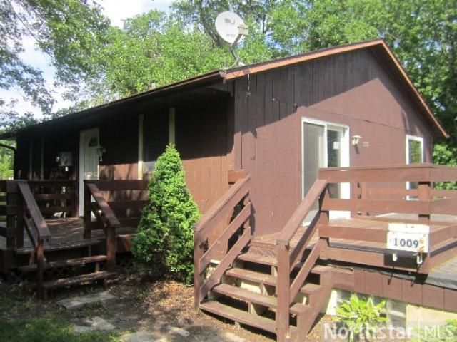 1009 W Maple St, River Falls, WI 54022