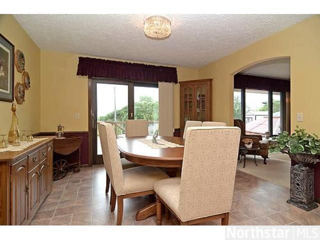 1013 W 156th St, Burnsville, MN 55306