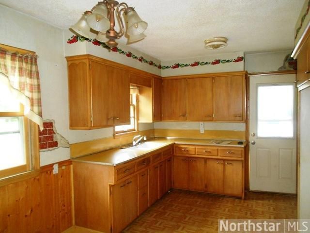 1886 4th St, White Bear Lake, MN 55110