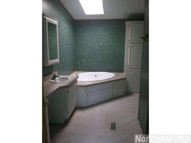 3096 370th Ave, Sandstone, MN 55072
